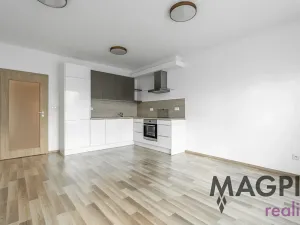 Prodej bytu 2+kk, Praha - Uhříněves, Oty Bubeníčka, 45 m2