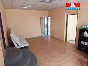 Pronájem skladu, Doksy, Valdštejnská, 1730 m2