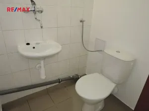 Pronájem výrobních prostor, Hostivice, Školská, 400 m2