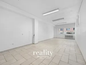 Pronájem obchodního prostoru, Jihlava, Žižkova, 145 m2
