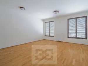 Prodej bytu 1+kk, Praha - Smíchov, Toyen, 42 m2