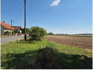 Prodej pole, Čachovice, 33773 m2