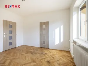 Pronájem bytu 2+1, Praha - Podolí, Podolská, 57 m2