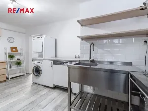 Prodej bytu 2+1, Praha - Karlín, Pernerova, 60 m2