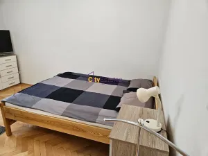 Pronájem bytu 1+kk, Praha - Vršovice, Karpatská, 28 m2
