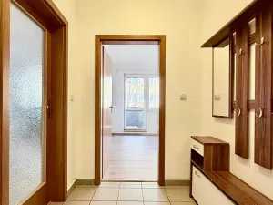 Prodej bytu 2+kk, Praha - Troja, Velká skála, 48 m2