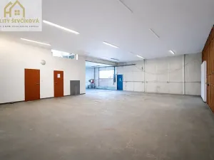 Pronájem obchodního prostoru, Hradec Králové, Vlčkovická, 700 m2