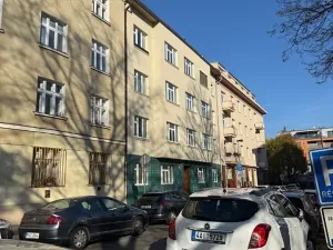 Prodej bytu 2+kk, Praha - Bubeneč, Lotyšská, 39 m2