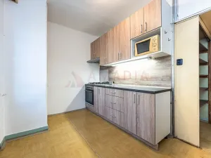 Prodej bytu 3+1, Praha - Strašnice, Na hroudě, 74 m2