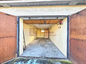 Pronájem garáže, Jindřichův Hradec, sídliště Vajgar, 18 m2
