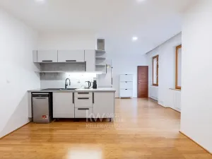 Pronájem bytu 2+kk, Praha - Žižkov, Žerotínova, 52 m2