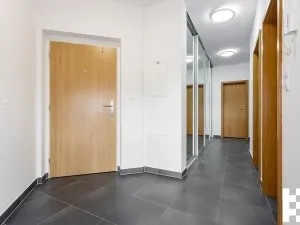 Pronájem bytu 3+kk, Praha - Hloubětín, Nademlejnská, 92 m2
