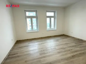 Pronájem bytu 2+kk, Kladno, Čermákova, 39 m2