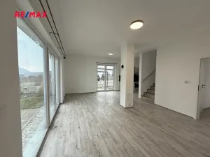 Pronájem bytu 4+kk, Králův Dvůr, Na Vinohradech, 95 m2