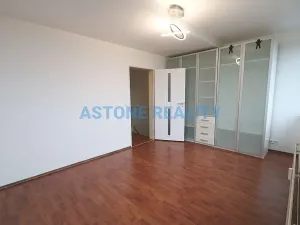 Pronájem bytu 2+kk, Praha - Vysočany, Skloněná, 60 m2