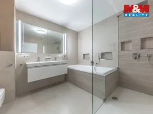 Prodej bytu 4+kk, Praha - Břevnov, Šlikova, 217 m2