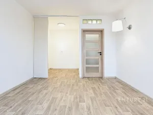 Pronájem bytu 2+kk, Chomutov, Holešická, 42 m2