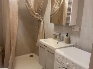 Pronájem bytu 1+kk, Praha - Smíchov, Kmochova, 25 m2