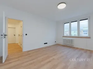 Pronájem bytu 2+1, Kadaň, Na Podlesí, 55 m2