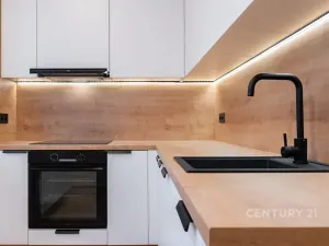 Pronájem bytu 2+1, Kadaň, Na Podlesí, 55 m2