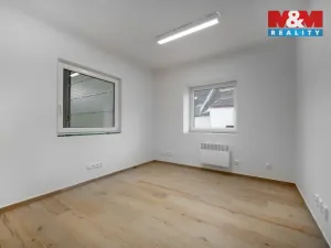Pronájem skladu, Cerekvice nad Loučnou - Pekla, 2380 m2