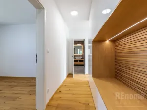 Pronájem rodinného domu, Jesenice, Průběžná, 200 m2