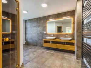 Pronájem rodinného domu, Jesenice, Průběžná, 200 m2