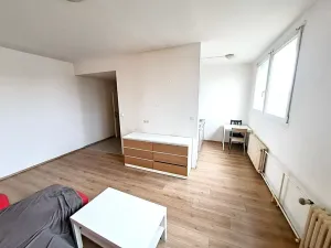 Pronájem bytu 1+kk, Praha - Vysočany, U vinných sklepů, 30 m2