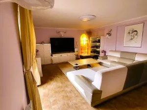 Prodej rodinného domu, Ohrobec, 590 m2