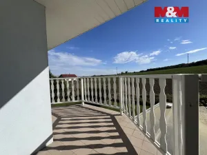 Prodej rodinného domu, Panenské Břežany, Vilová, 200 m2