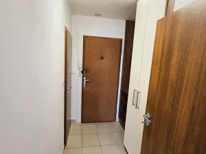 Pronájem bytu 1+kk, Praha - Holešovice, V zákoutí, 32 m2