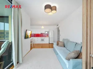 Pronájem bytu 2+kk, Praha - Žižkov, Ke kapslovně, 64 m2