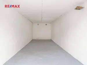 Pronájem garáže, Praha - Břevnov, 18 m2