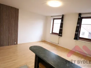 Pronájem bytu 1+kk, Jesenice, Mezi Domy, 37 m2