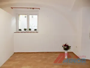 Pronájem kanceláře, Slaný, Husova, 40 m2