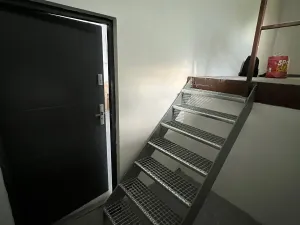 Prodej obchodního prostoru, Praha - Horní Počernice, Komárovská, 210 m2