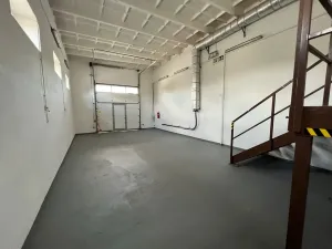 Pronájem výrobních prostor, Praha - Horní Počernice, Komárovská, 210 m2