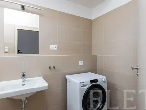 Pronájem bytu 1+kk, Praha - Letňany, Škrábkových, 28 m2