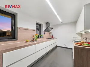 Prodej vily, Praha - Klánovice, Zádražanská, 330 m2