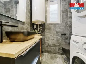 Prodej bytu 3+1, Valy, Pod Lesem, 64 m2