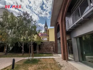 Pronájem bytu 2+kk, Praha - Karlín, Křižíkova, 79 m2