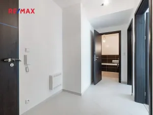 Prodej bytu 2+kk, Praha - Prosek, Čakovická, 43 m2