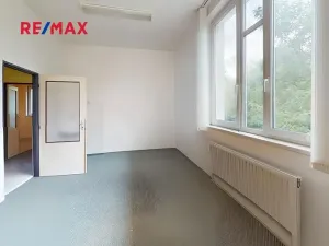 Pronájem skladu, Pardubice, Bohdanečská, 390 m2