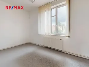 Pronájem skladu, Pardubice, Bohdanečská, 390 m2