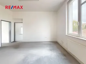 Pronájem kanceláře, Pardubice, Bohdanečská, 186 m2