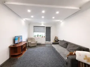 Pronájem bytu 2+1, Karlovy Vary, Charkovská, 45 m2