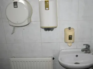 Pronájem kanceláře, Chlumec, U Dálnice, 42 m2