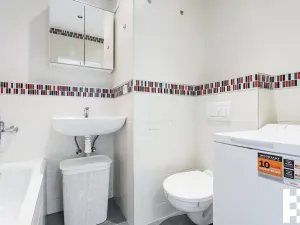 Pronájem bytu 2+kk, Praha - Černý Most, Bryksova, 42 m2