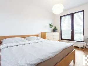 Pronájem bytu 3+kk, Praha - Hloubětín, Nademlejnská, 92 m2