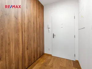 Pronájem bytu 2+kk, Horoměřice, Karla IV., 53 m2